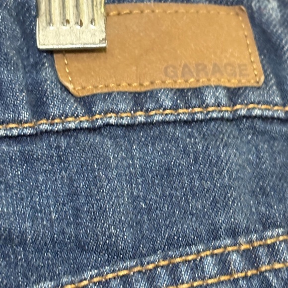 Garage Distressed Denim Shorts- measurements suggest size 8 - Picture 9 of 10